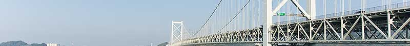 九州の門司側から見た関門橋の写真-3