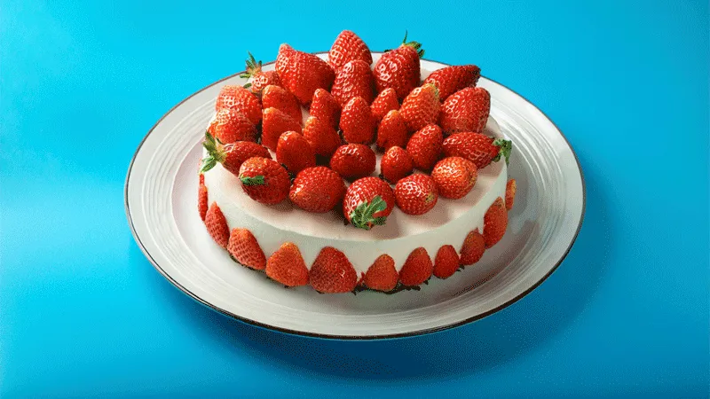 イチゴホールケーキ