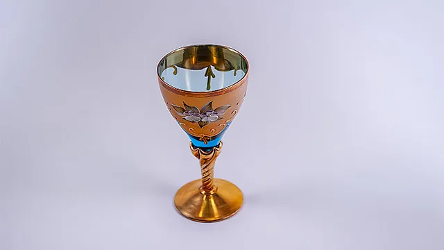 回るベネチュアングラス